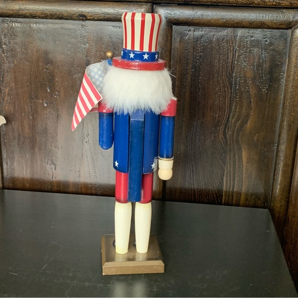Vintage 2009 Uncle Sam Nutcracker with American Flag - Picture 10 of 16